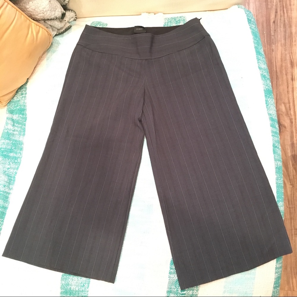 Pinstriped wide leg crop pants